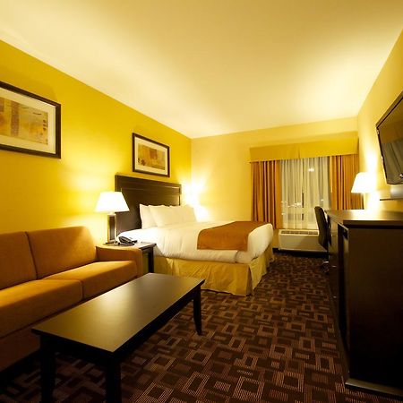 Days Inn & Suites By Wyndham Winnipeg Airport Manitoba Εξωτερικό φωτογραφία