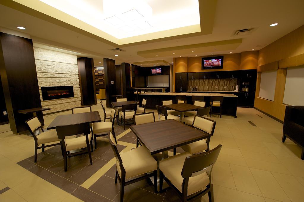 Days Inn & Suites By Wyndham Winnipeg Airport Manitoba Εξωτερικό φωτογραφία