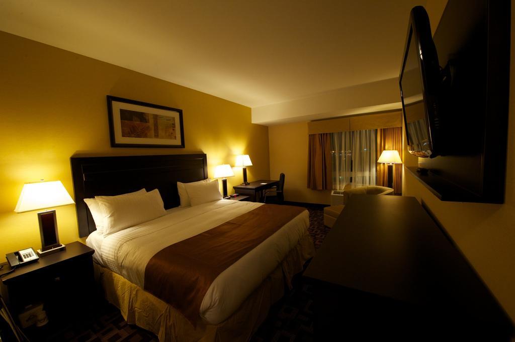 Days Inn & Suites By Wyndham Winnipeg Airport Manitoba Εξωτερικό φωτογραφία