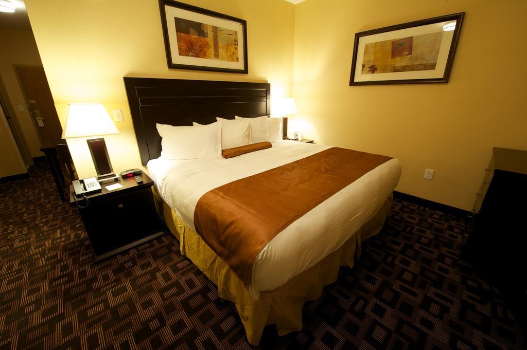 Days Inn & Suites By Wyndham Winnipeg Airport Manitoba Εξωτερικό φωτογραφία