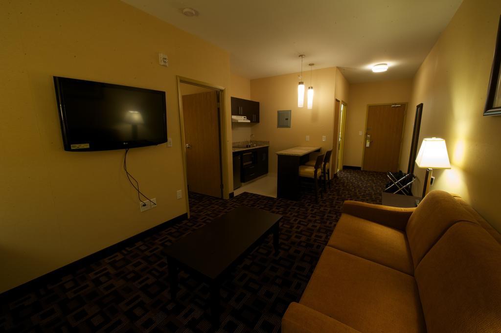 Days Inn & Suites By Wyndham Winnipeg Airport Manitoba Εξωτερικό φωτογραφία